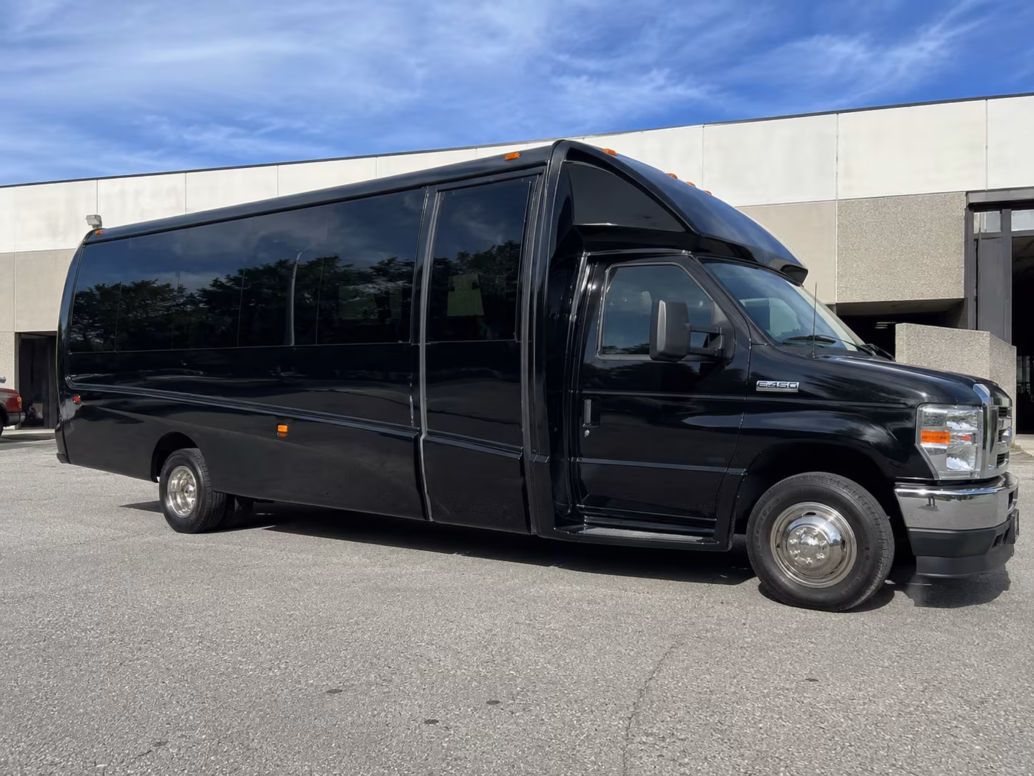 downey airport shuttle bus rentals for private groups